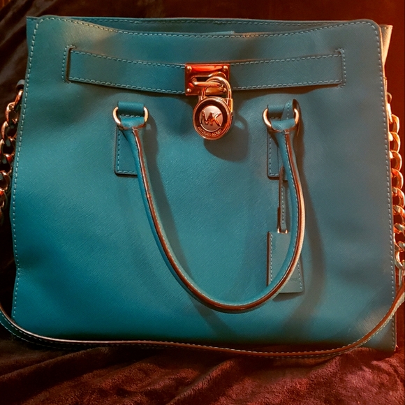 Michael Kors unique beautiful color like new bag. - Picture 3 of 10